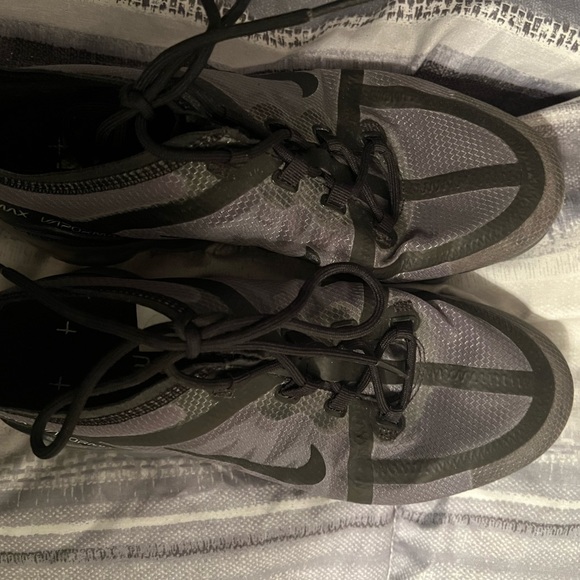 Nike Vapormax - Picture 2 of 4